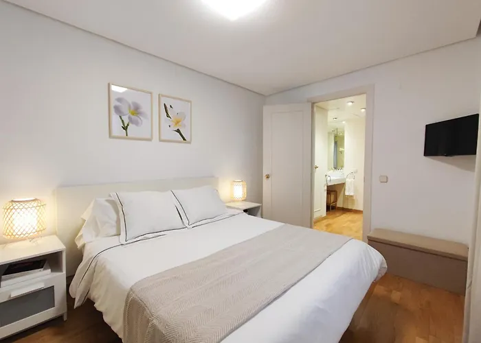 Dflat Escultor Madrid Apartments